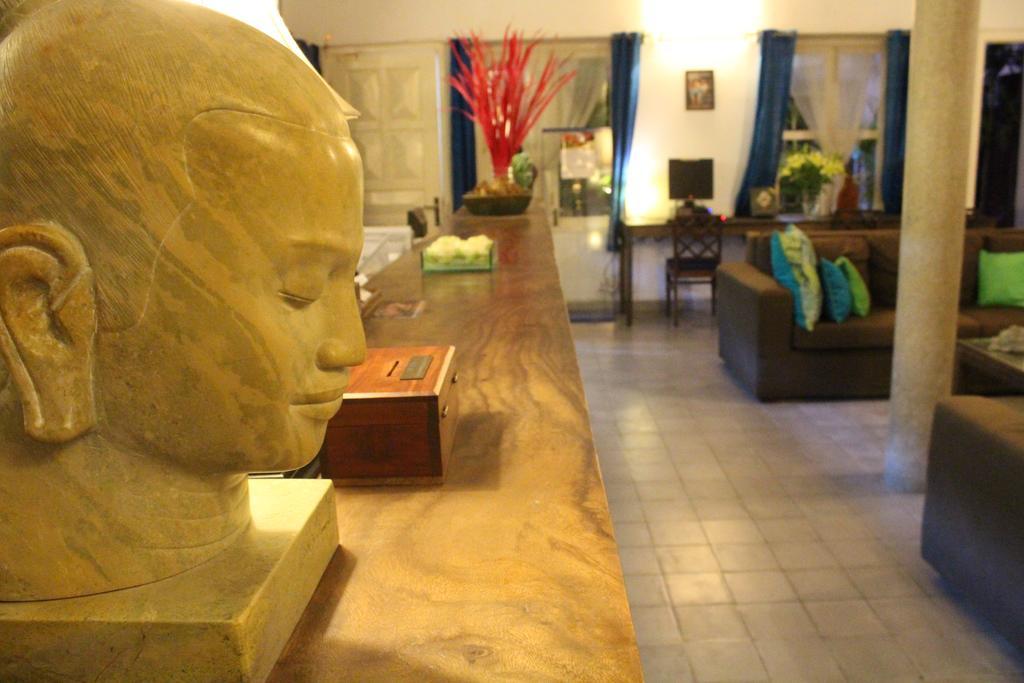 Blue Lime Phnom Penh Hotel Exterior foto