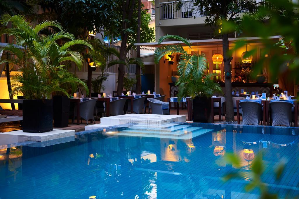 Blue Lime Phnom Penh Hotel Exterior foto